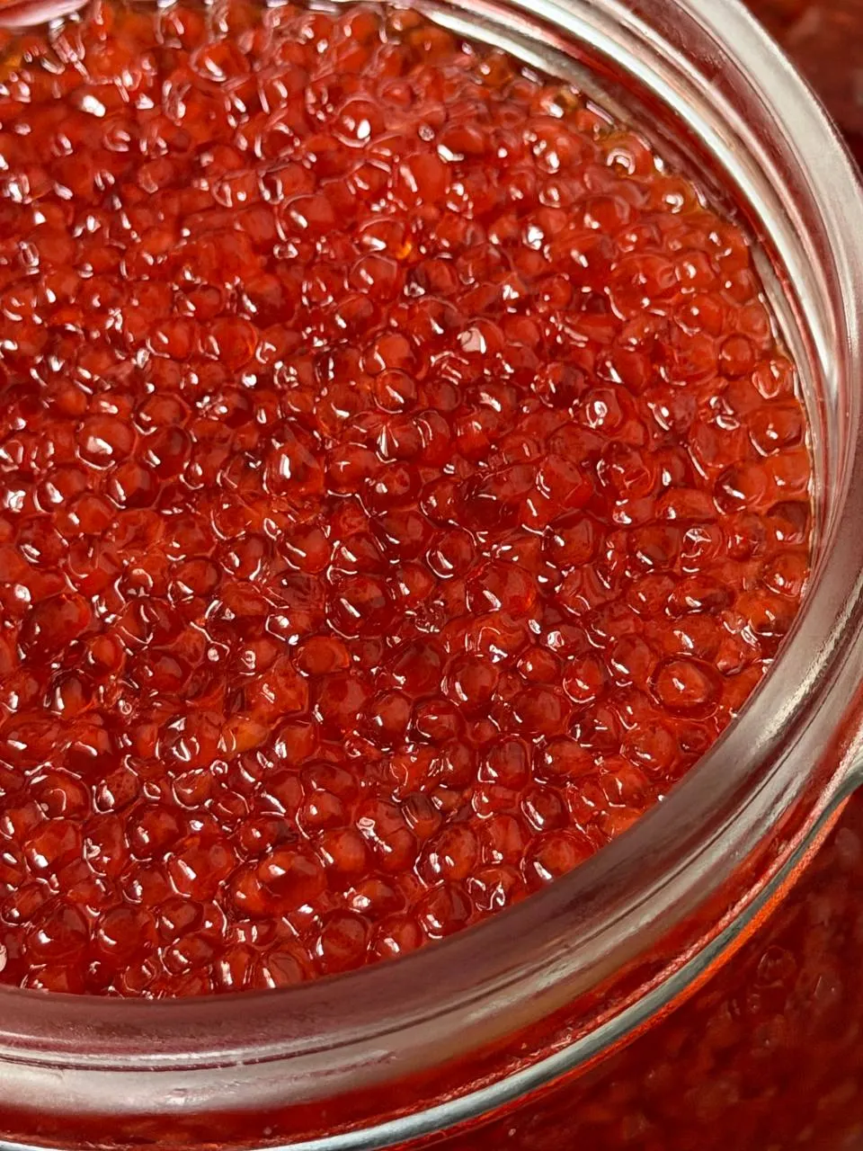 Caviar ahumado, primer plano del grano